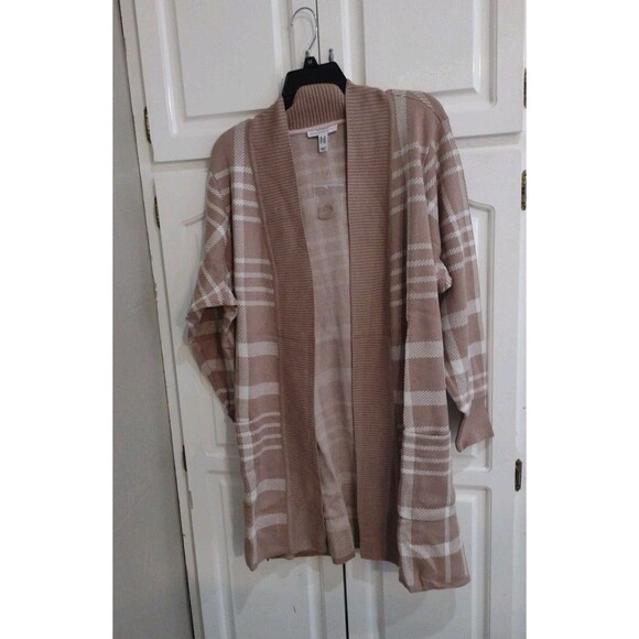 New Isaac Mizrahi Live  Jacquard Cozy Cardigan Cappuccino Plaid 2X - Picture 2 of 6